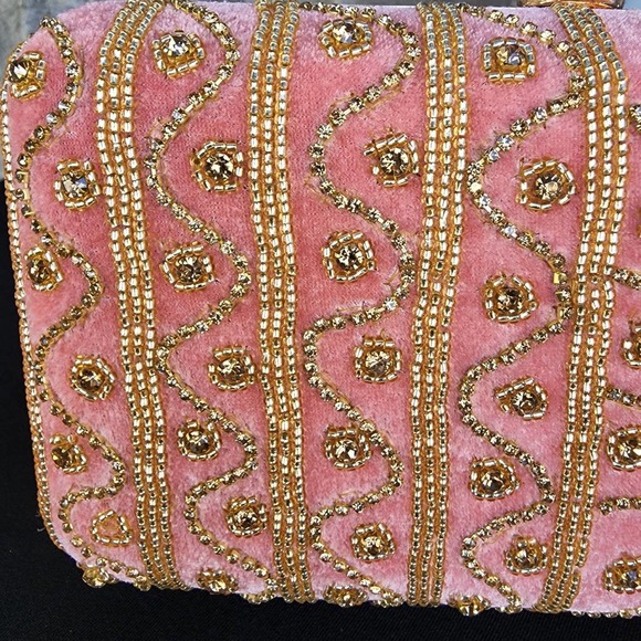 NWT Pink velvet clutch with gold zardozi, beads and sequins embroidery. - Picture 5 of 10
